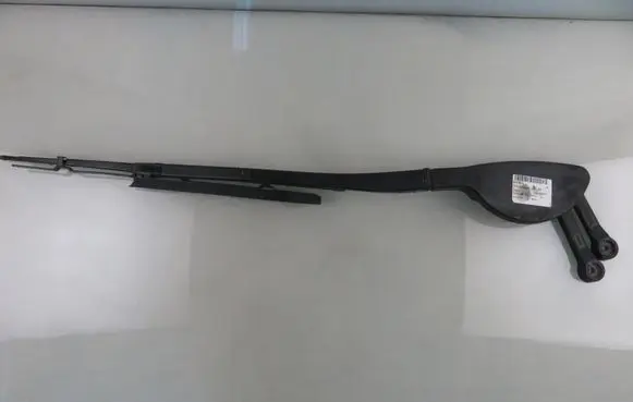 Front wiper blade arm