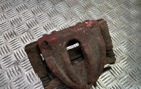 Toyota Corolla Verso AR10 Front brake caliper