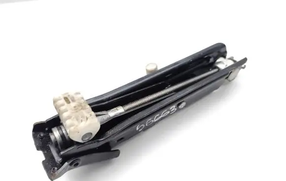 Mercedes-Benz CLK A209 C209 Lift Jack A2035830715