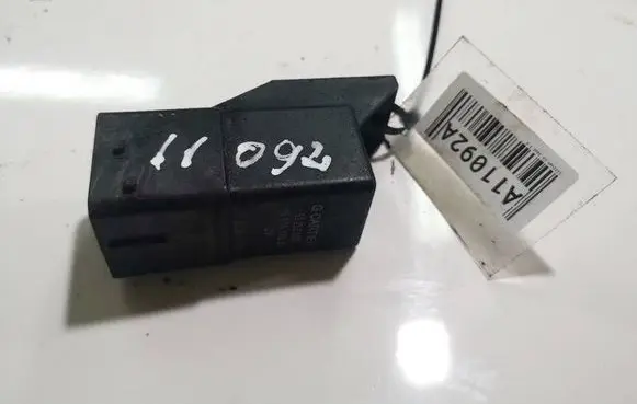 Citroen C4 I Glow plug pre-heat relay 9640469680 51252002