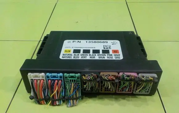 Opel Astra J Central body control module 13580689