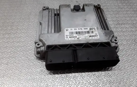 Opel Insignia A Engine control unit/module 55576906 0281017105