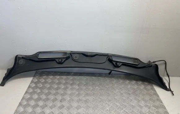 BMW 3 E90 E91 Wiper trim 15677210