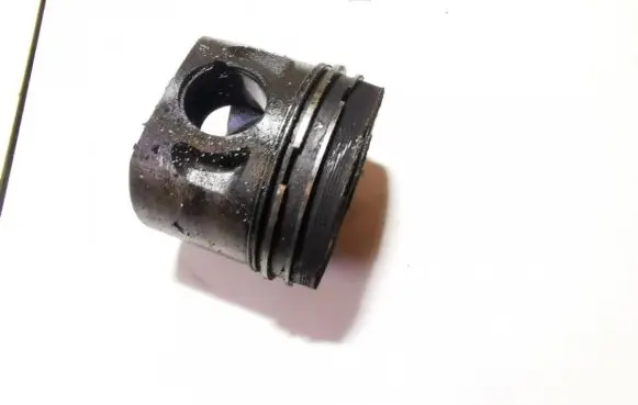 Piston