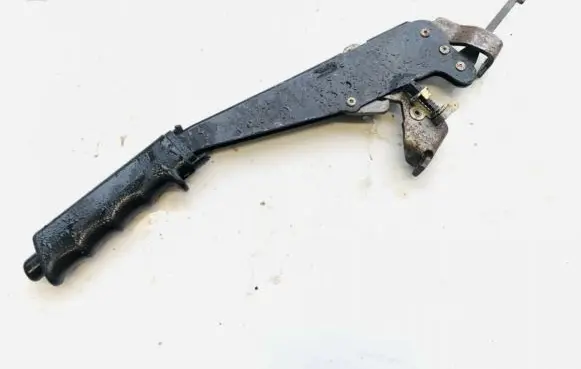 Handbrake/parking brake lever assembly