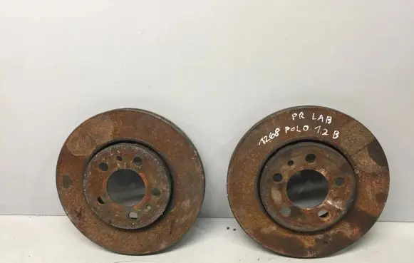 Volkswagen Polo IV 9N3 Front brake disc