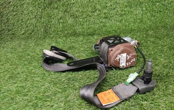 Opel Antara Front seatbelt 96852909