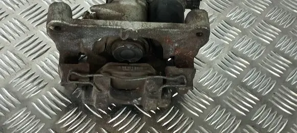 Subaru Outback (BS) Rear brake caliper