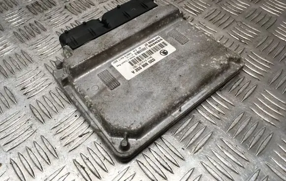 Skoda Fabia Mk1 (6Y) Engine control unit/module 03D906032A 5WP4006007 3PD1501