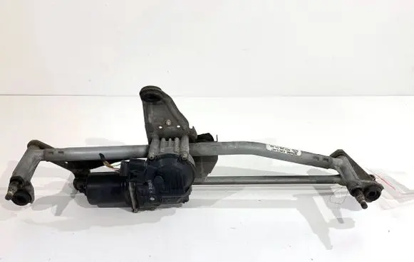 Volkswagen PASSAT B7 Front wiper linkage and motor 3AB955023A