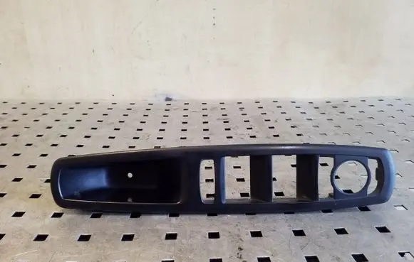 Renault Scenic III - Grand scenic III Front door window switch trim 
