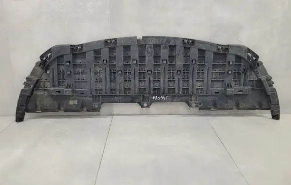 Renault Fluence Front bumper skid plate/under tray 622359780R