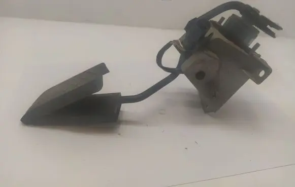 Audi A6 S6 C4 4A Accelerator throttle pedal 4A1721507 4A1721653B