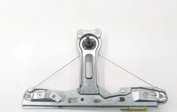 Rear window lifting mechanism without motor