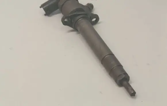 Volvo XC70 Fuel injector 8658352 04455110078