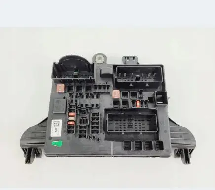 Opel Insignia A Fuse module 22737768