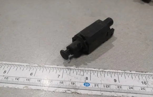 Audi A6 S6 C4 4A Brake pedal sensor switch 191945515