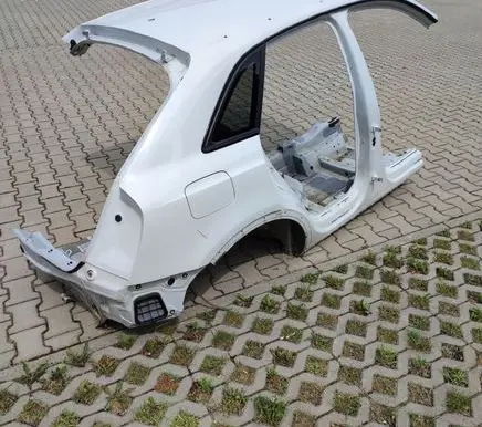 Audi Q3 8U Body 