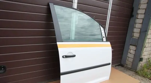Volkswagen Caddy Front door 2K0831056B