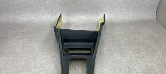BMW 3 E30 Center console 1941830 51161941830 1884244
