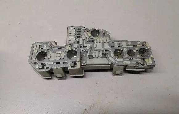 Volkswagen PASSAT B5.5 Tail light bulb cover holder 28409009
