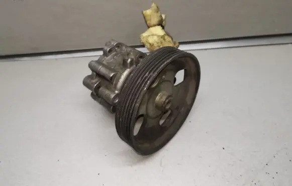 Citroen C5 Power steering pump 9636086680