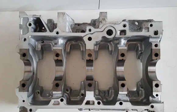 Toyota RAV 4 (XA40) Engine block 11411009406