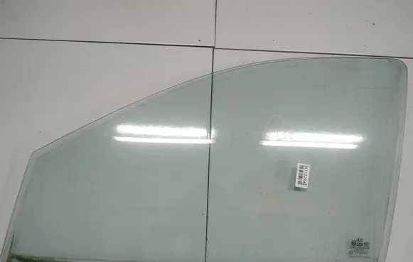KIA Sorento Front door window glass four-door AS2