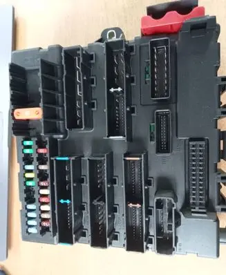 Vauxhall Vectra C Fuse box set 13205777 03220186 519165005