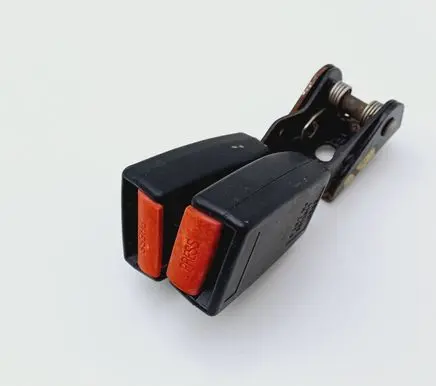 Volvo 960 Front seatbelt buckle 6812311