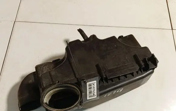 Citroen C4 I Air filter box 9663365980
