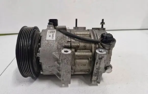 Hyundai Tucson TL Air conditioning (A/C) compressor (pump)