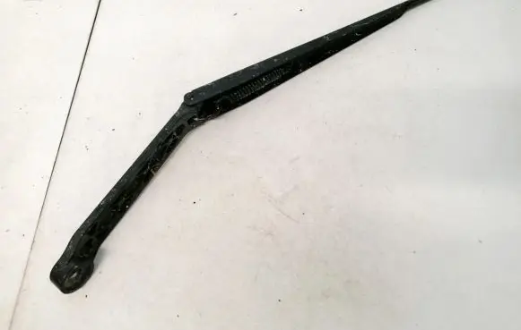 Nissan X-Trail T30 Front wiper blade arm