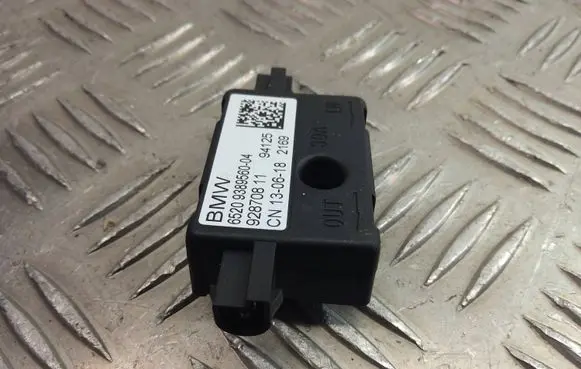 BMW X3 G01 Aerial antenna amplifier 9389560