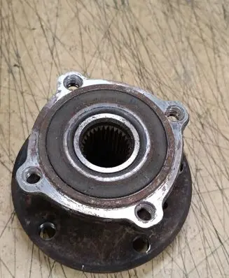 BMW X5 E53 Rear wheel hub spindle/knuckle 