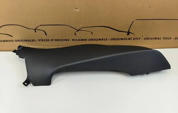 Volkswagen Golf VII (C) pillar trim 5G6867766E 596035