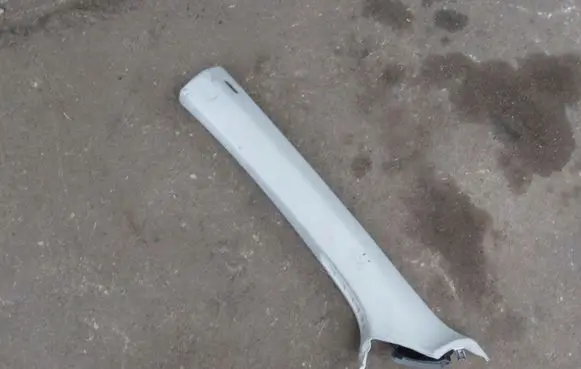 Volkswagen Jetta V (A) pillar trim