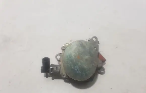 Nissan X-Trail T32 Vacuum pump 146503760R