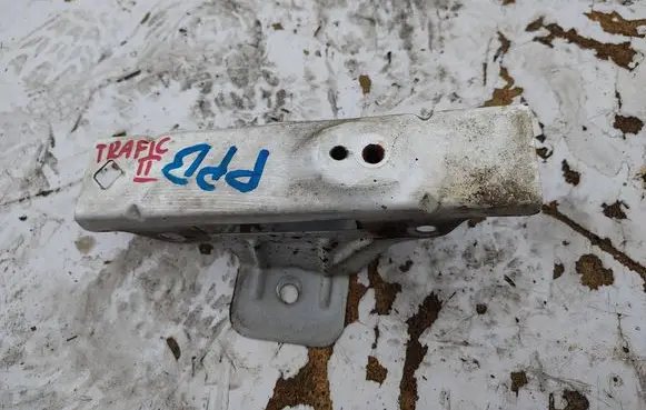 Renault Trafic II (X83) Fender mounting bracket 