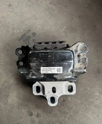 Audi A3 S3 8V Engine mount bracket 5QA199555C