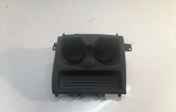 Cup holder front