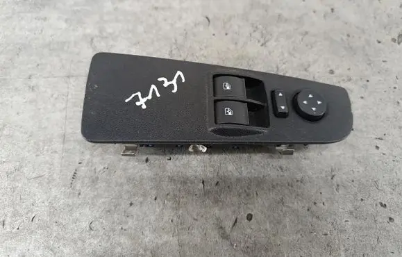 Fiat Grande Punto Quarter vent window switch 735380444735423371