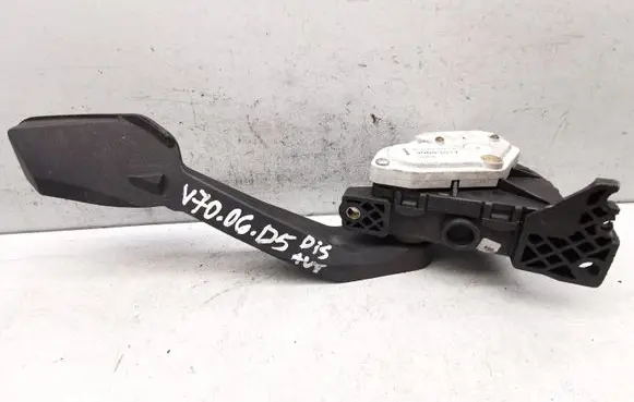 Volvo V70 Accelerator throttle pedal 30683517
