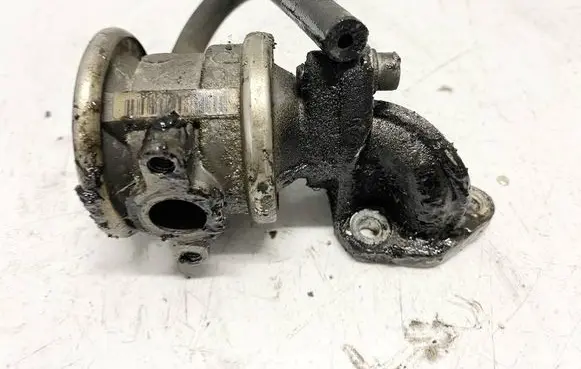 Audi A8 S8 D3 4E EGR valve 07813102F