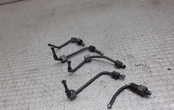 Opel Vectra C Fuel injector supply line/pipe 