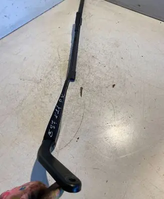 BMW 1 E81 E87 Front wiper blade arm