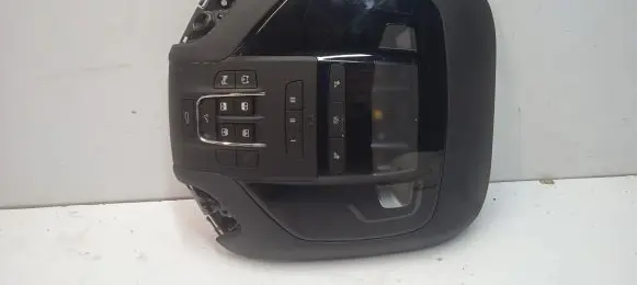 Maserati Levante Front seat light 06701369410