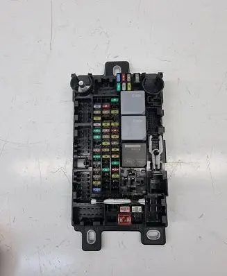 Land Rover Evoque II Fuse module K8D214N030AC