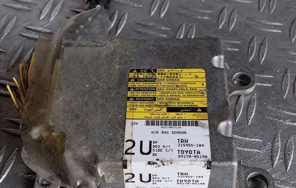 Toyota Avensis T250 Airbag control unit/module 8917005190 215955104