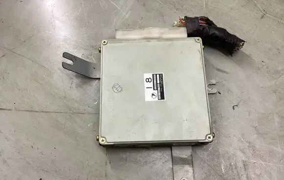 Subaru Legacy Engine control unit/module A56000R40 22644AA630 03273323